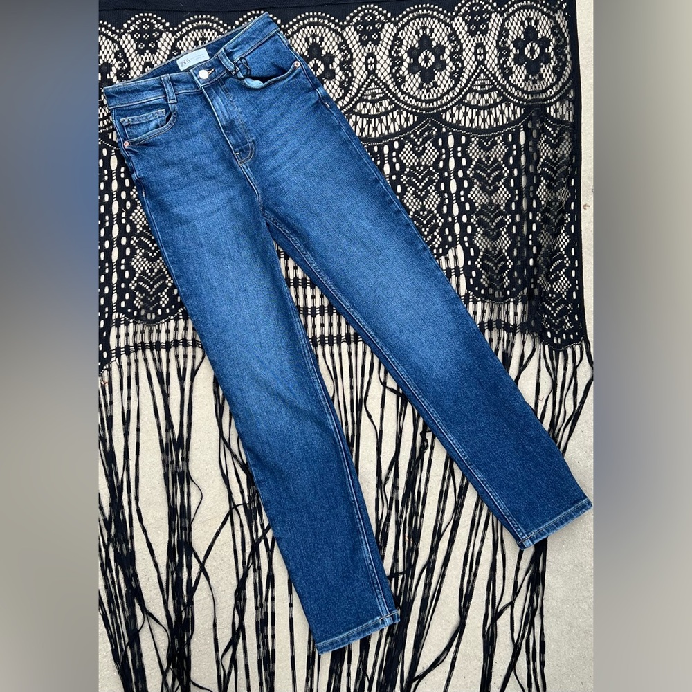 NWOT Zara Women’s Dark Blue Wash The “Warm Skinny” High Quality Shaping Denim 4